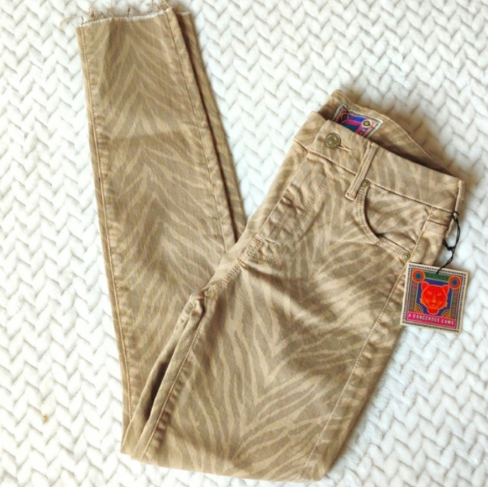 NWT MOTHER The Looker Ankle Fray Skinny Jeans
